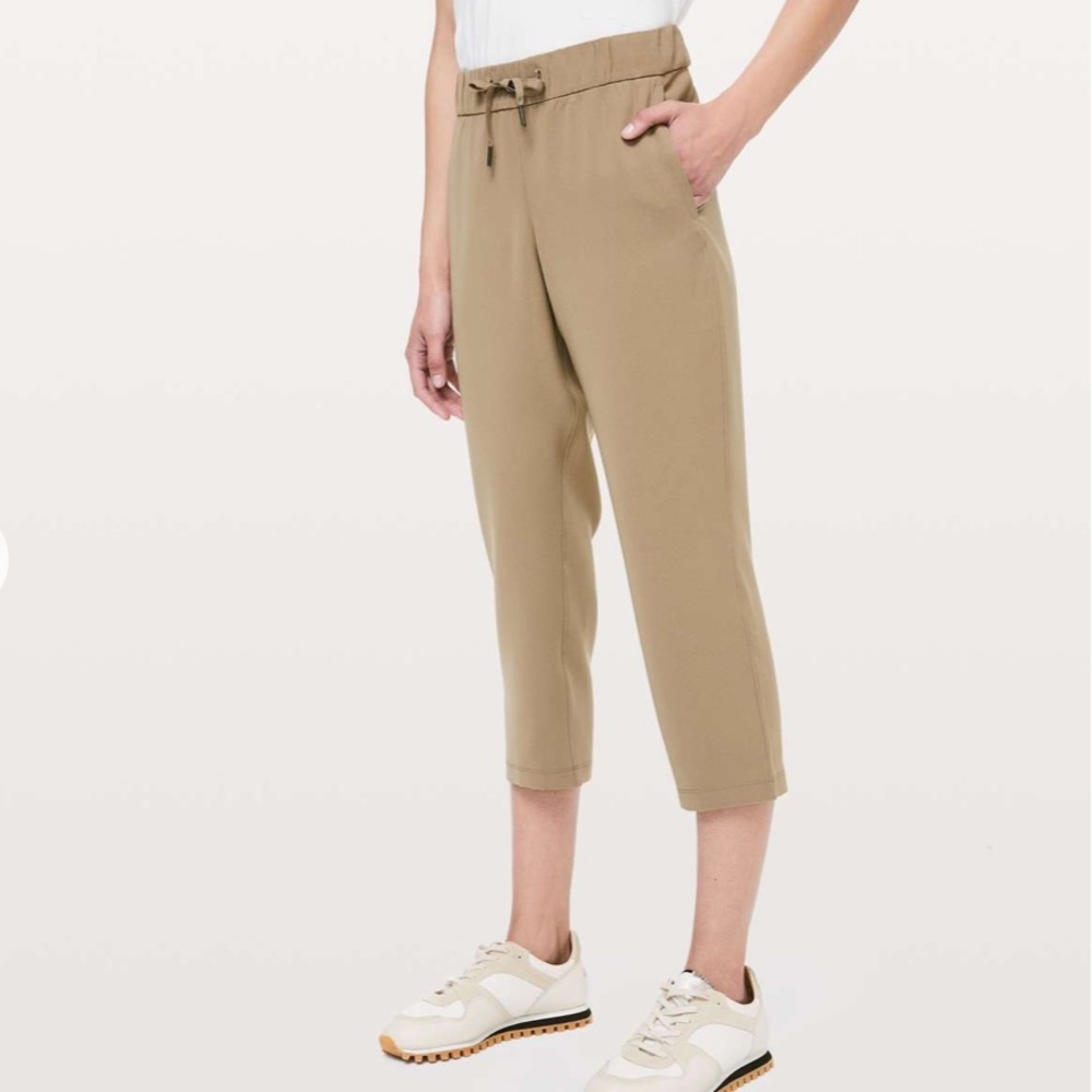 🍋Lululemon “On the Fly Crop” Pant🍋